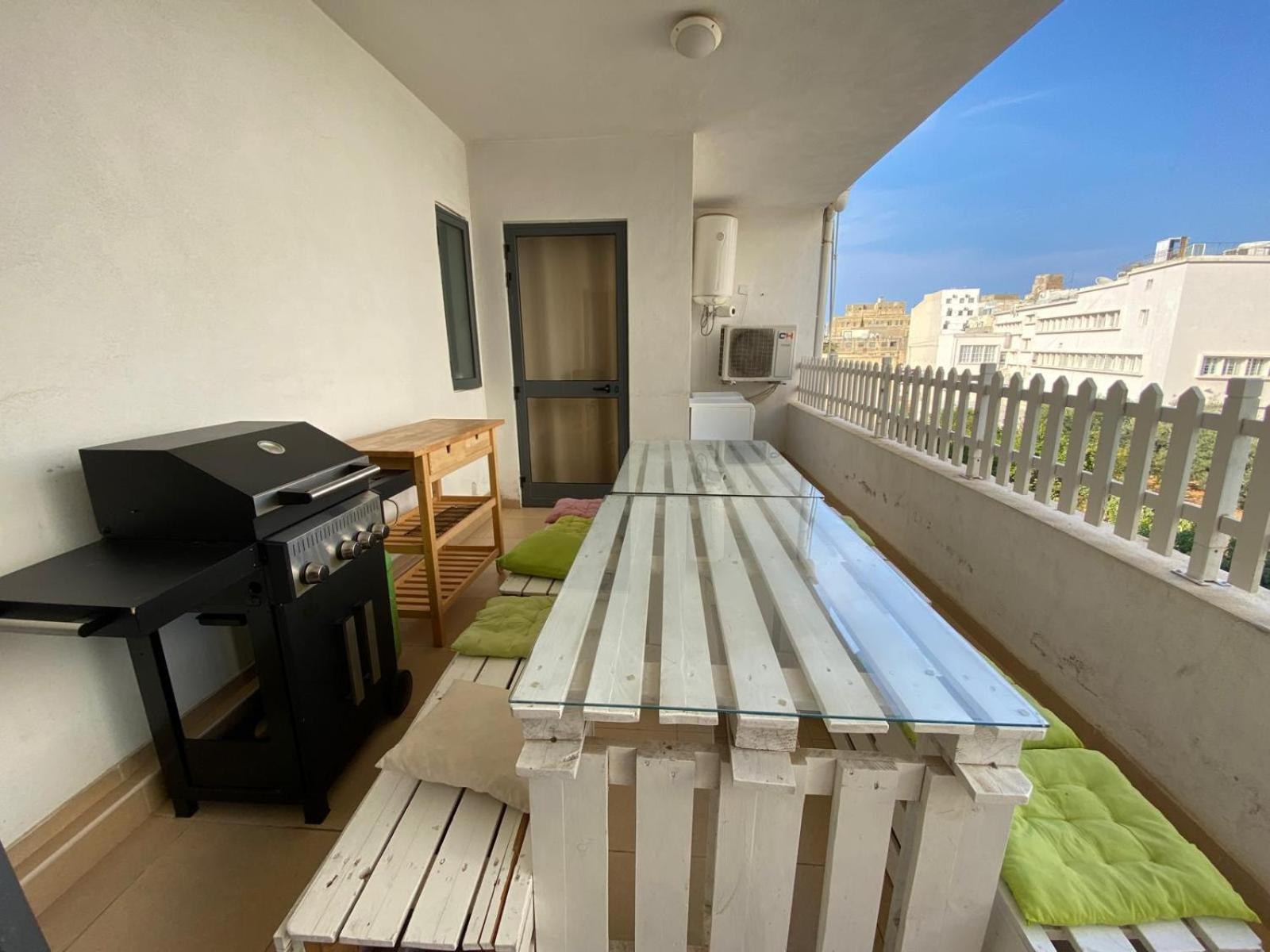 Xl Central Home - Sleeps 10 People Tal-Pietà Exterior foto